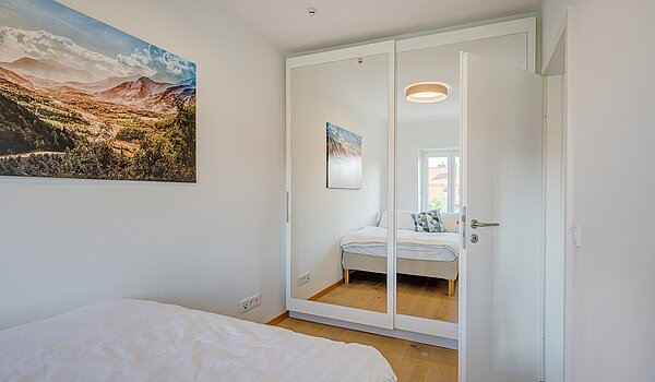 Apartment mit 1 Zimmer | München-Schwabing | 70198 | Kleiderschrank mit Stauraum