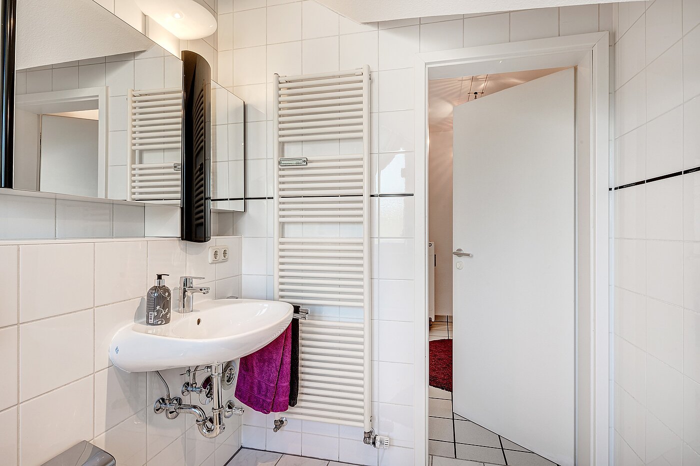 Etagenwohnung mit 2 Zimmern | Neubiberg | 70129 | Wannenbad mit...