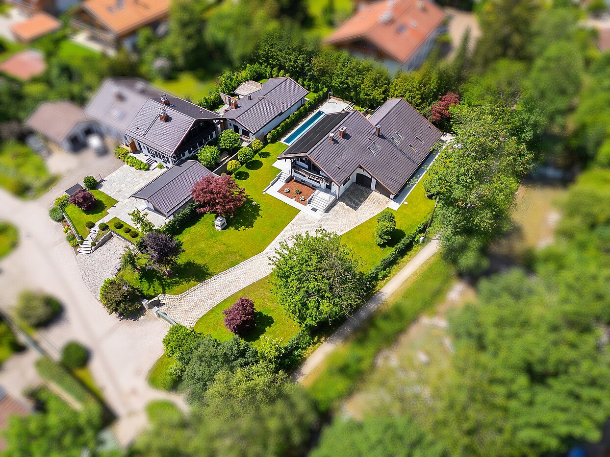 Besondere Immobilie mit 15 Zimmern | Bad Wiessee | 701591 | Gesamtanwesen