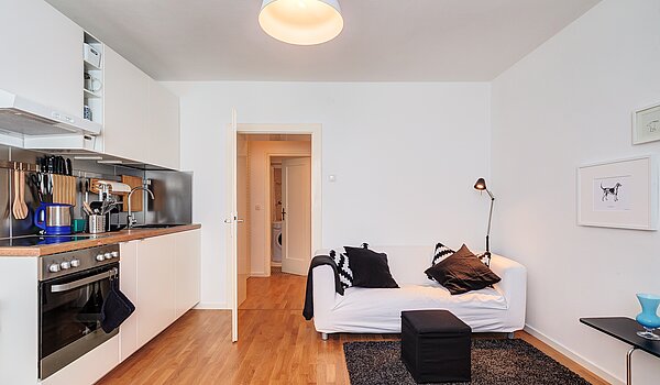 Etagenwohnung mit 2 Zimmern | München-Maxvorstadt | 70398 | Wohn- und Essbereich