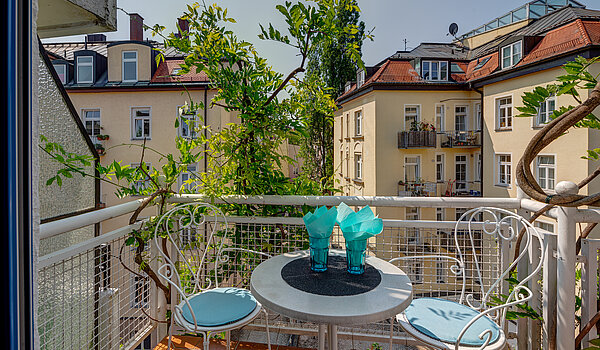 Etagenwohnung mit 2 Zimmern | München-Schwabing | 70434 | ...mit Balkon und...