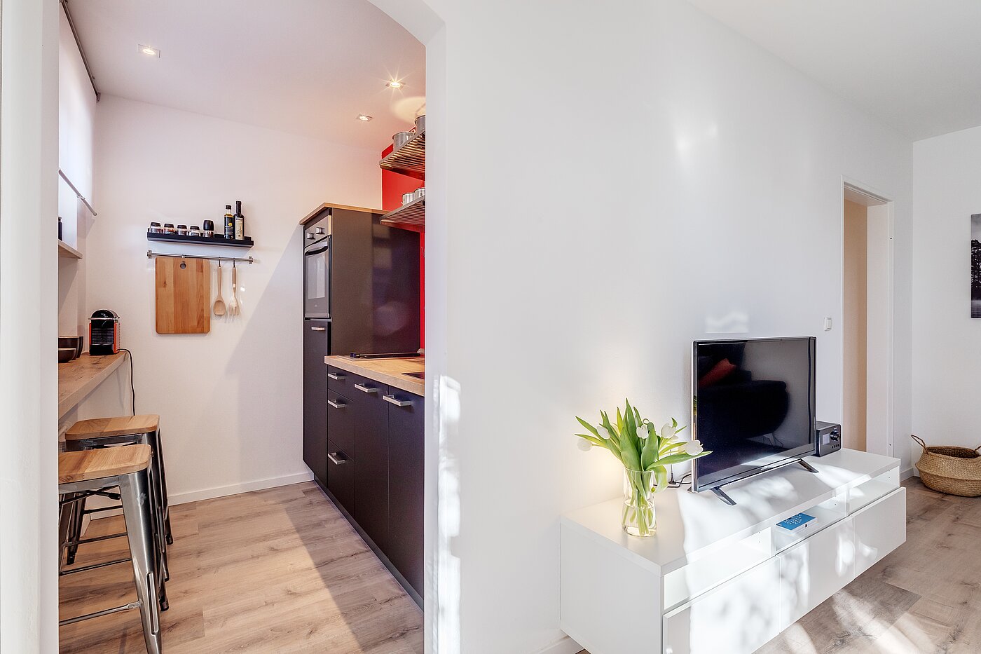 Erdgeschosswohnung mit 2 Zimmern | München-Moosach | 70462 | Zugang zur Küchenzeile