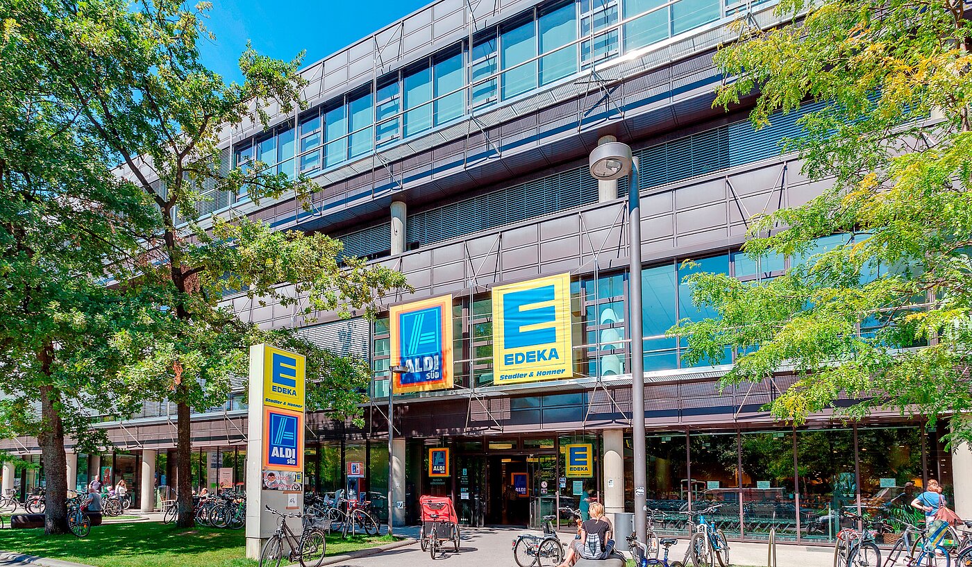 Etagenwohnung mit 2 Zimmern | München-Schwabing | 70153 | ...zahlreichen Einkaufsmöglichkeiten