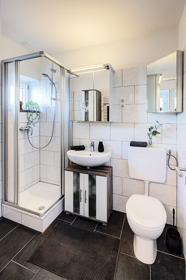 Apartment mit 1 Zimmer | München-Schwabing | 70211 | ...Duschbad