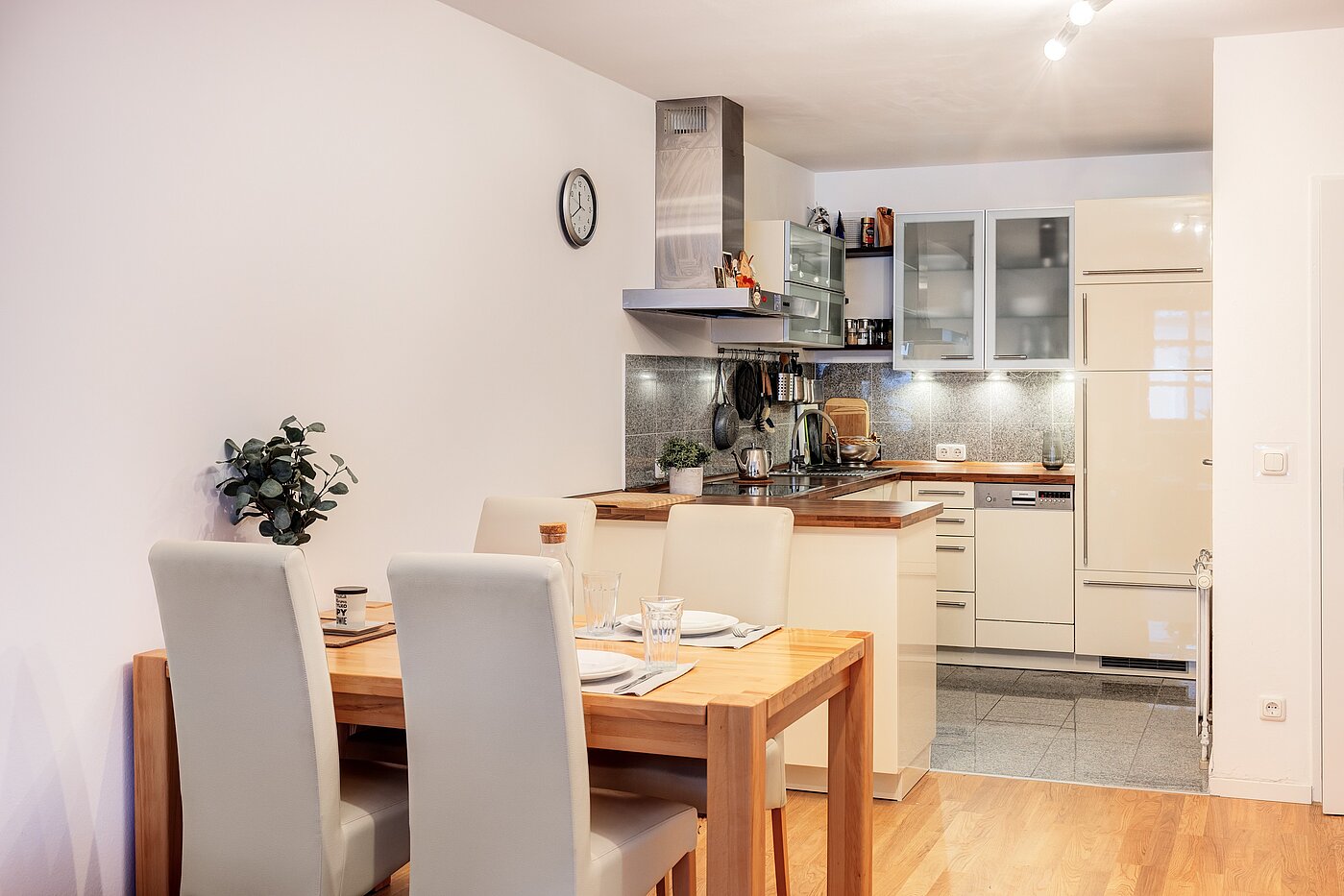 Etagenwohnung mit 2 Zimmern | 70206 | Clever integrierte...