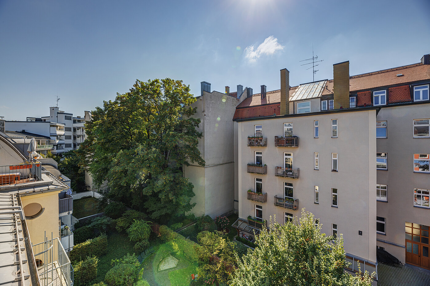 Etagenwohnung mit 1 Zimmer | München-Schwabing | 70449 | Blick von der Terrasse...
