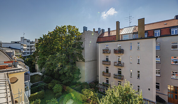 Etagenwohnung mit 1 Zimmer | München-Schwabing | 70449 | Blick von der Terrasse...