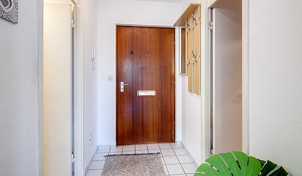 Etagenwohnung mit 2 Zimmern | München-Sendling-Westpark | 2204ML2 | Flur mit Blickrichtung zum Eingang