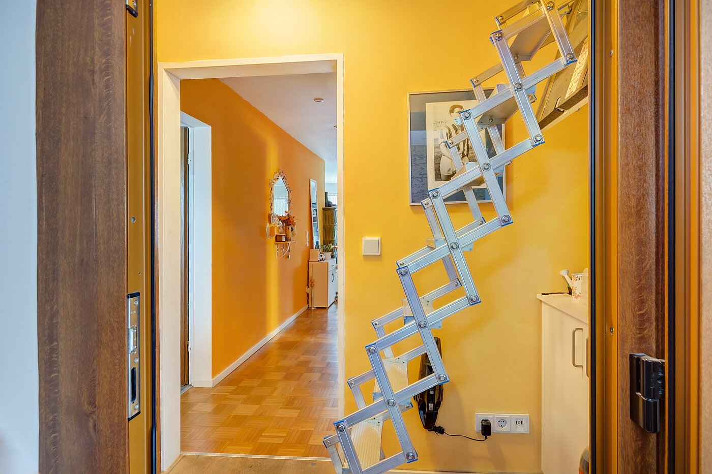 Einfamilienhaus mit 8 Zimmern | 70229 | Zusätzliche Staufläche...
