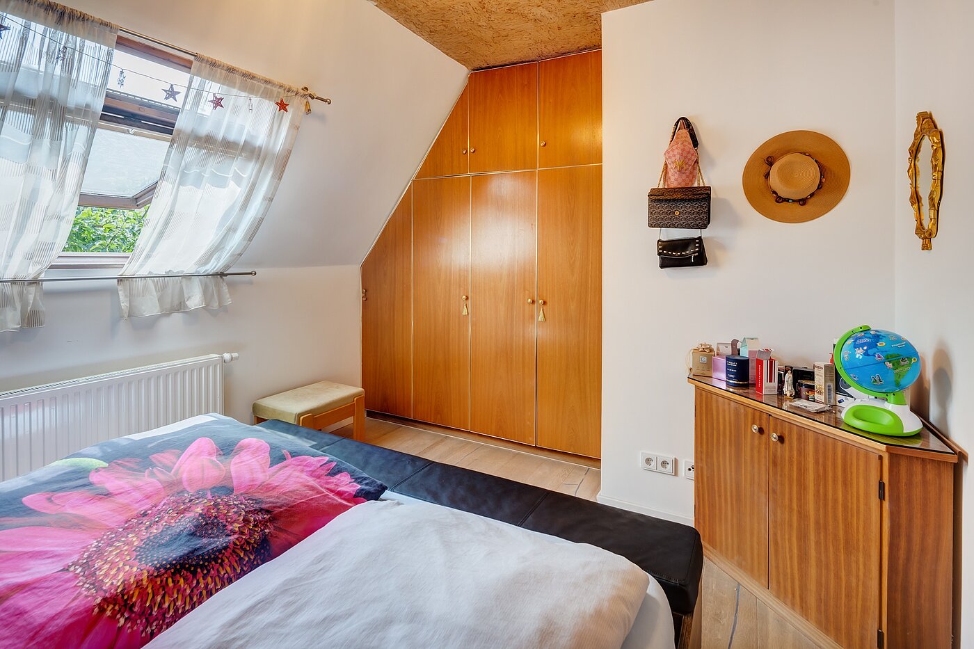 Einfamilienhaus mit 8 Zimmern | 70229 | ...mit Staufläche