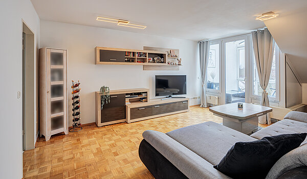 Etagenwohnung mit 2 Zimmern | Poing | 70373 | Ansprechender Wohnbereich...