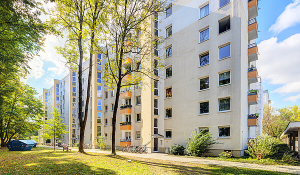 Etagenwohnung mit 2 Zimmern | München-Bogenhausen | 70287 | Ansicht Eingangsseite