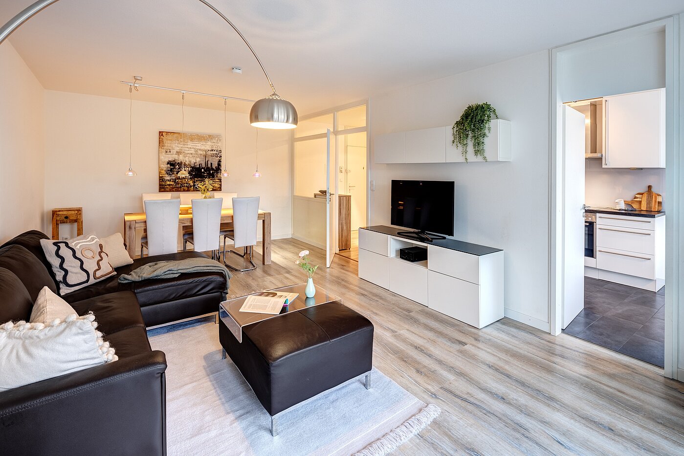 Etagenwohnung mit 3.5 Zimmern | München-Bogenhausen | 70267 | Direkter Zugang...