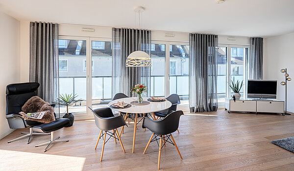 Penthouse mit 2 Zimmern | München-Bogenhausen | 70385 | ...Essbereich...