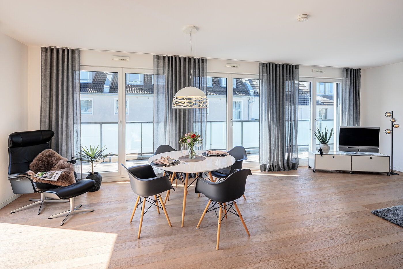 Penthouse mit 2 Zimmern | München-Bogenhausen | 70385 | ...Essbereich...