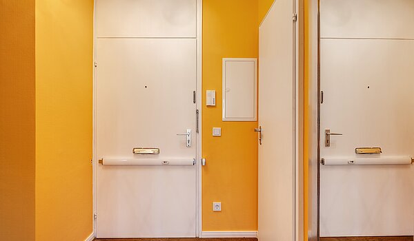 Etagenwohnung mit 2 Zimmern | München-Bogenhausen | 70287 | Eingangsbereich...