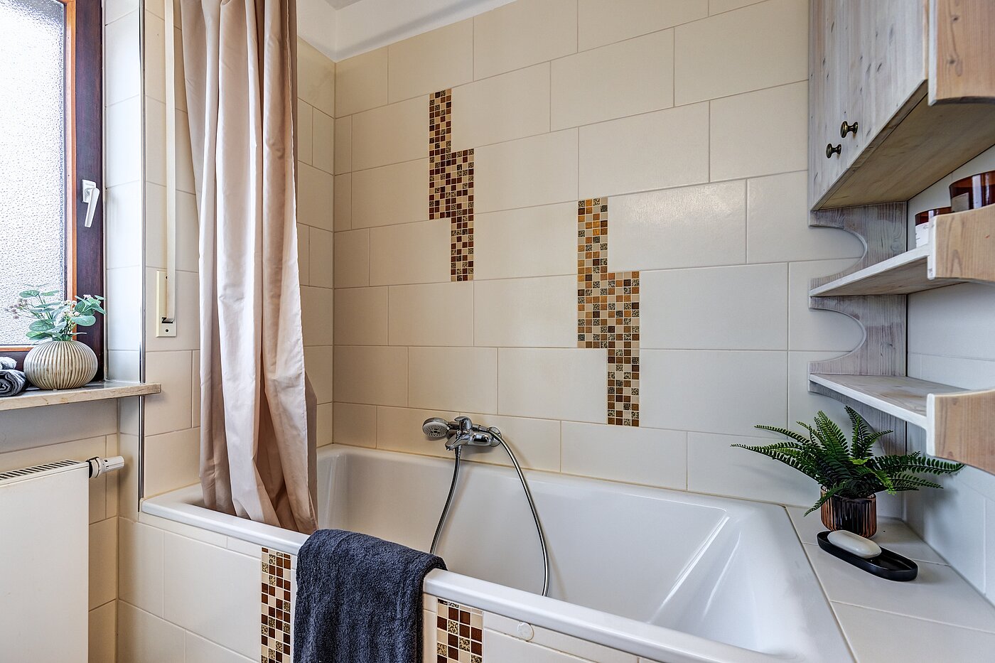 Etagenwohnung mit 3 Zimmern | München-Trudering | 70481 | ...mit Badewanne