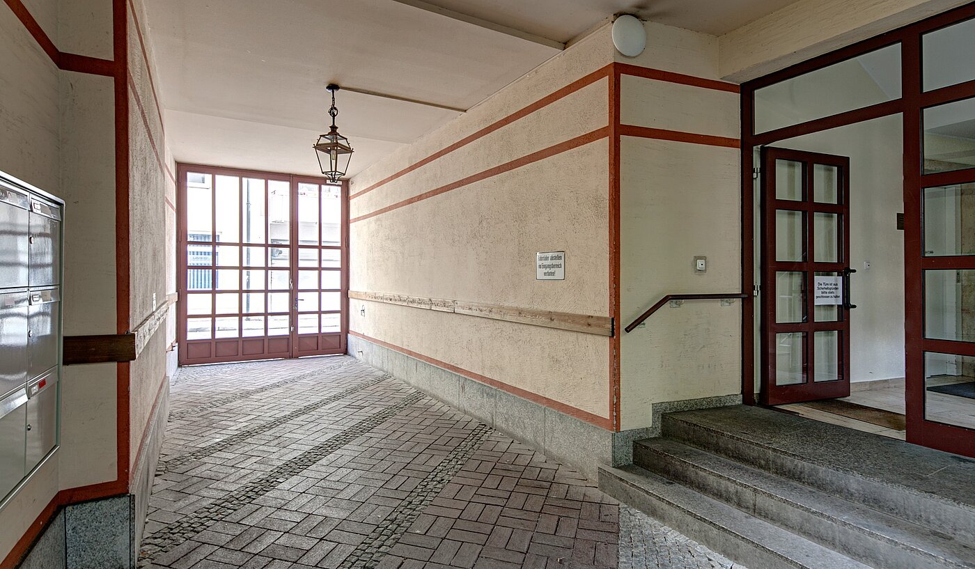 Etagenwohnung mit 1 Zimmer | München-Schwabing | 2111ML3 | Der Hauseingang