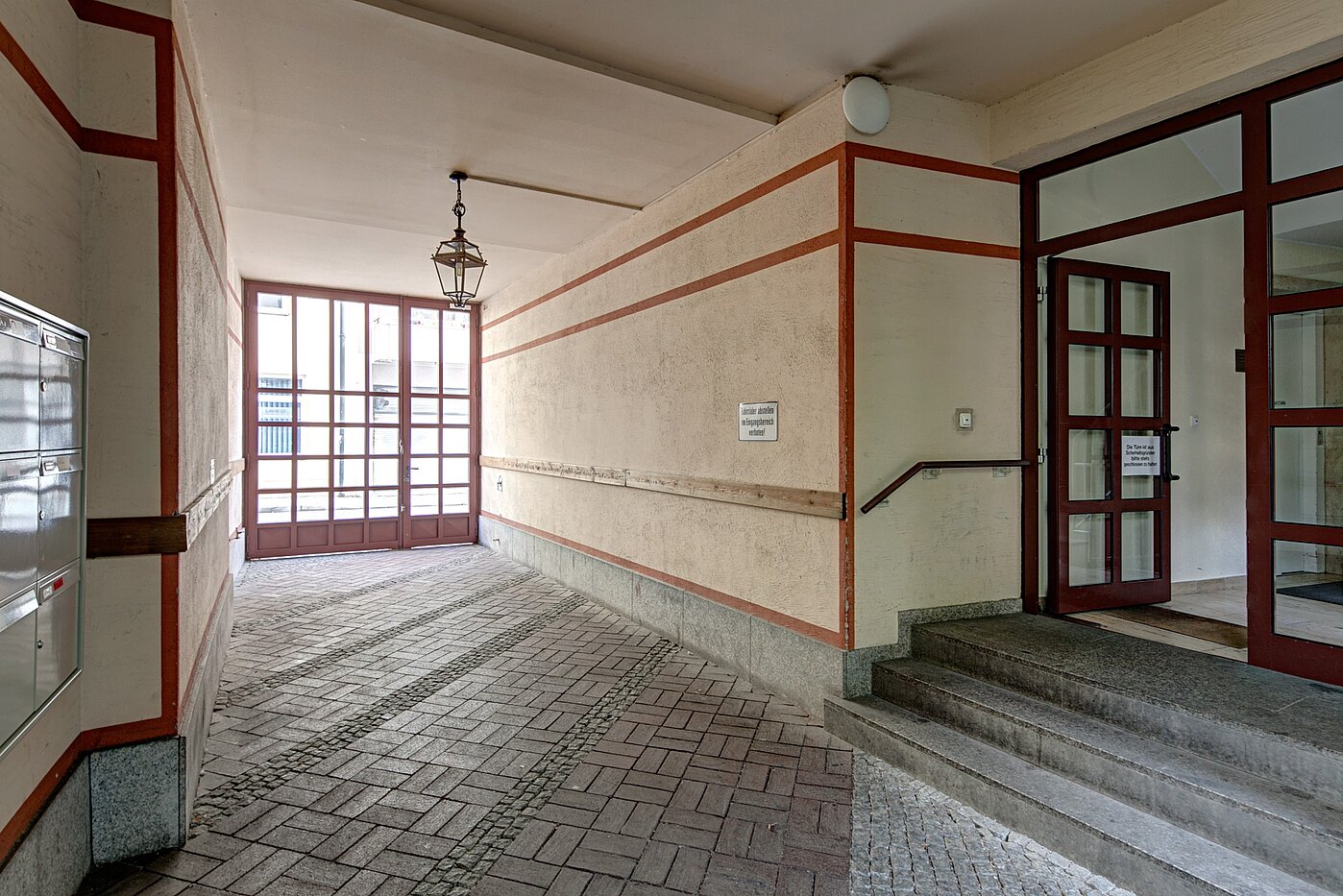 Etagenwohnung mit 1 Zimmer | München-Schwabing | 2111ML3 | Der Hauseingang