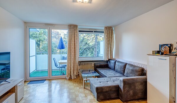 Etagenwohnung mit 1 Zimmer | München-Bogenhausen | 70264 | Wohnzimmer...