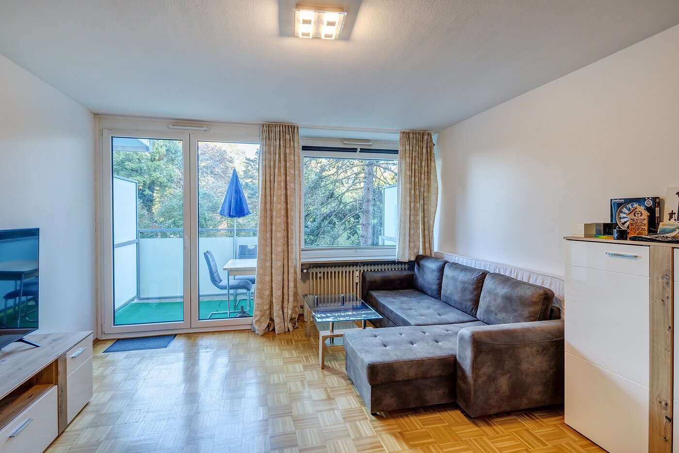 Etagenwohnung mit 1 Zimmer | München-Bogenhausen | 70264 | Wohnzimmer...
