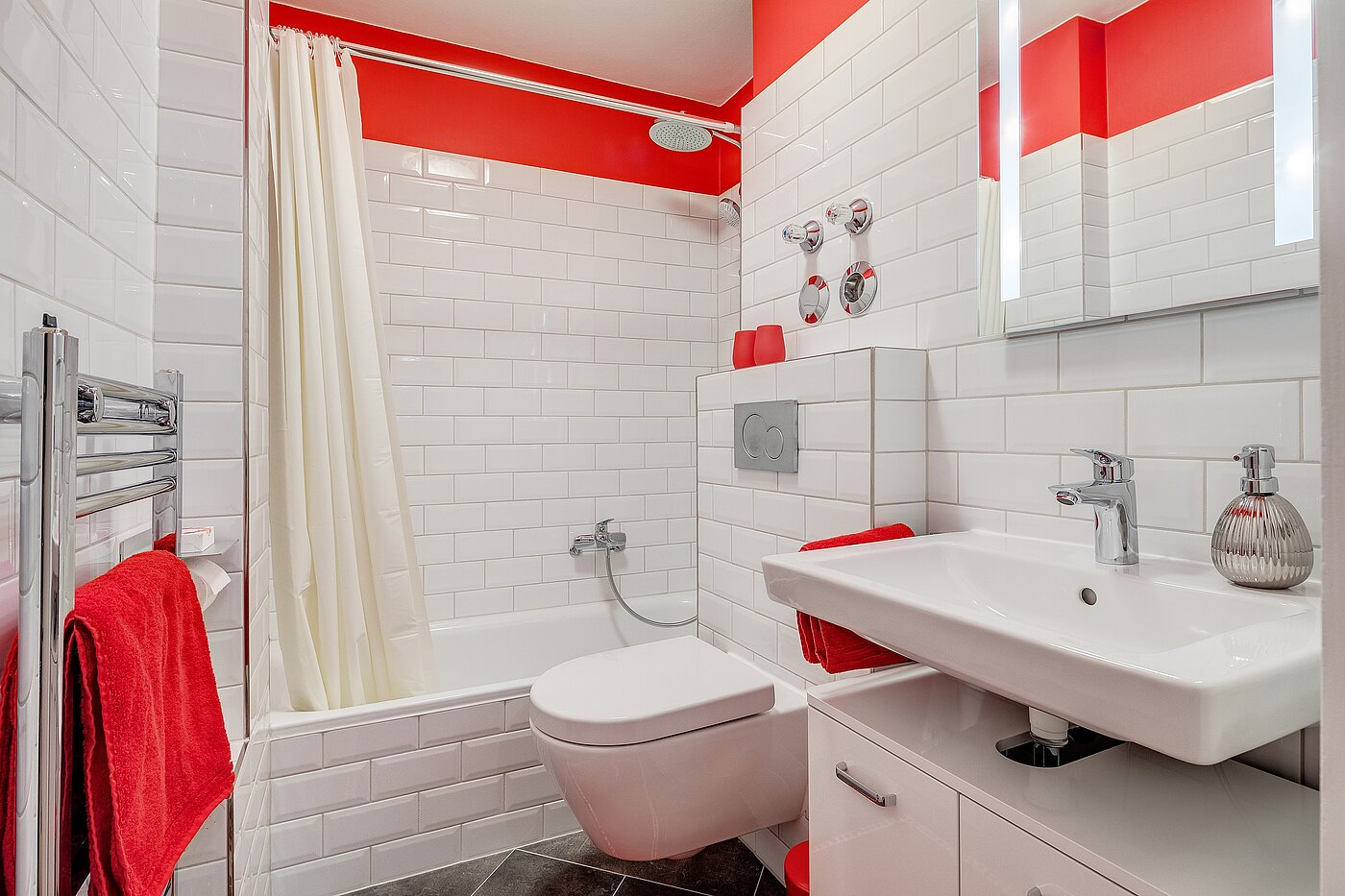 Etagenwohnung mit 2 Zimmern | München-Bogenhausen | 70287 | ...mit Badewanne