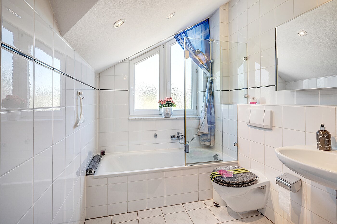 Etagenwohnung mit 2 Zimmern | Neubiberg | 70129 | ...Fenster