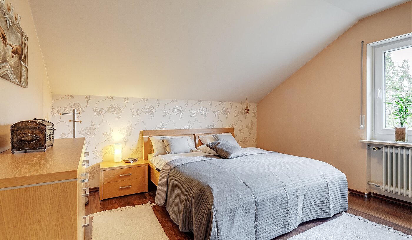 Etagenwohnung mit 3 Zimmern | Karlsfeld | 1904ML1 | Helles Schlafzimmer...