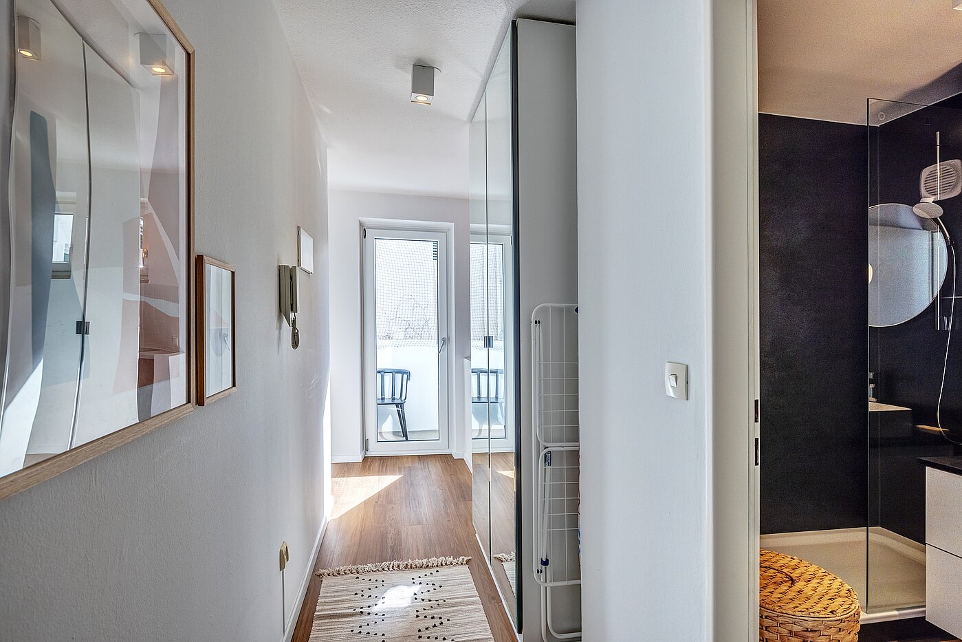 Etagenwohnung mit 1 Zimmer | München-Maxvorstadt | 700022 | Flur Richtung Bad & Küche