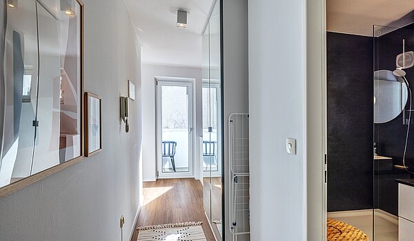 Etagenwohnung mit 1 Zimmer | München-Maxvorstadt | 700022 | Flur Richtung Bad & Küche