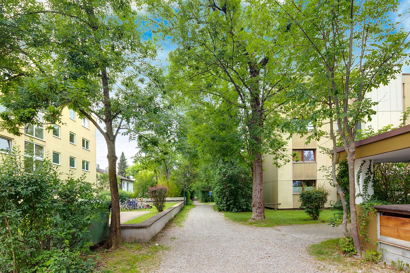 Etagenwohnung mit 1 Zimmer | Ottobrunn | 2301ML1 | Grüne Außenanlage