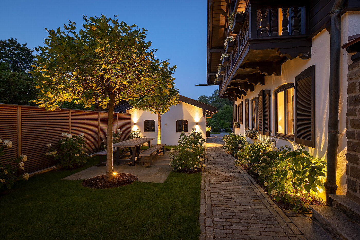 Besondere Immobilie mit 15 Zimmern | Bad Wiessee | 701592 | Chalet II Innenhof