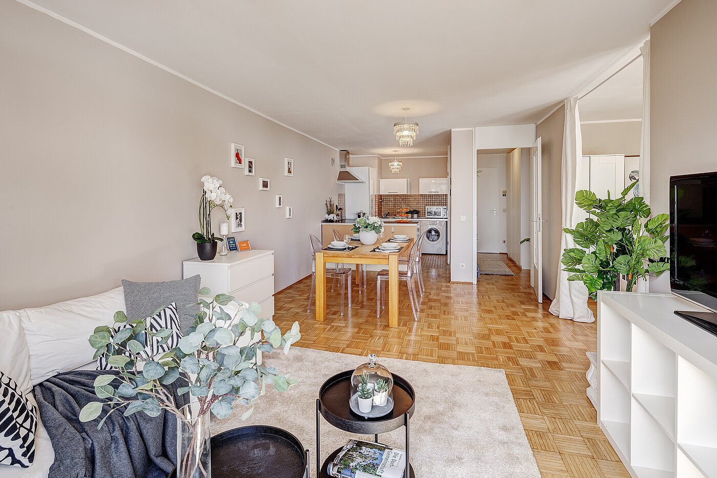 Etagenwohnung mit 1.5 Zimmern | München-Bogenhausen | 2203ML2 | ... und angrenzender offener Küche