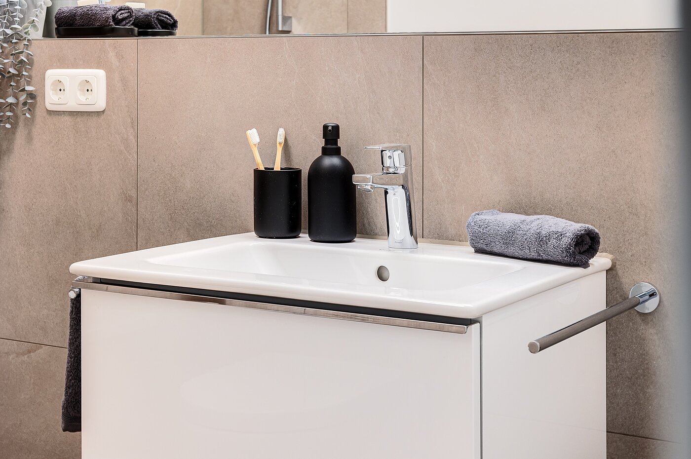 Etagenwohnung mit 3 Zimmern | München-Oberföhring | 70246 | ...hochwertiges Bad...