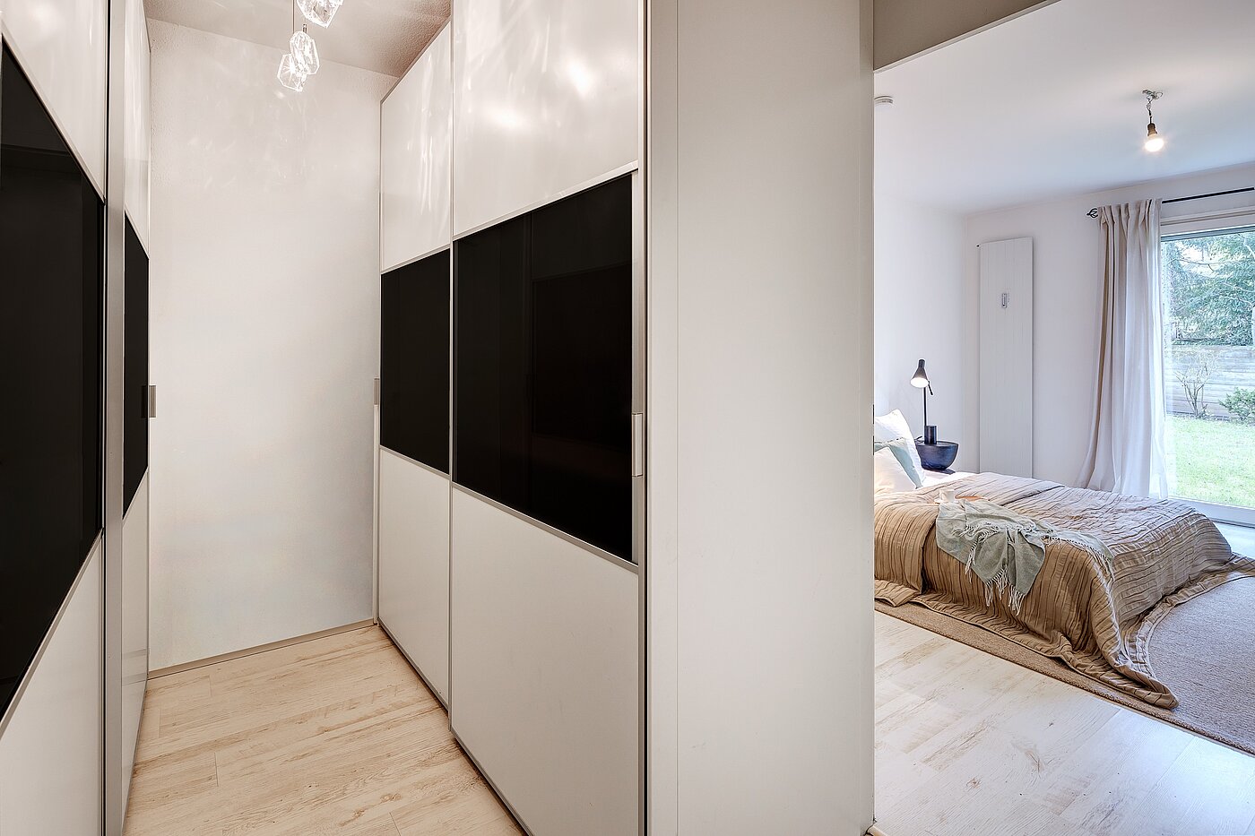 Erdgeschosswohnung mit 2.5 Zimmern | München-Harlaching | 70018 | ...Einbauschränken zum...