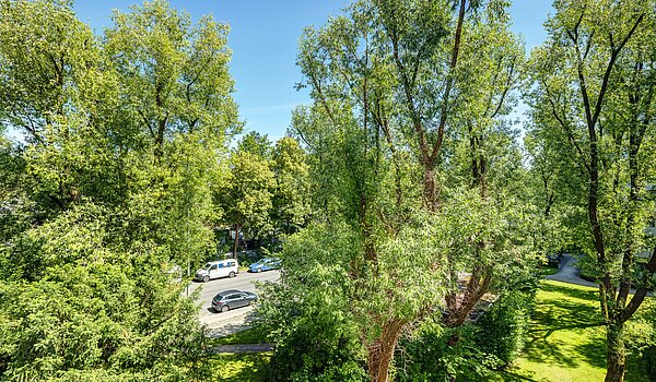 Etagenwohnung mit 2 Zimmern | München-Bogenhausen | 70142 | Grüne Aussichten