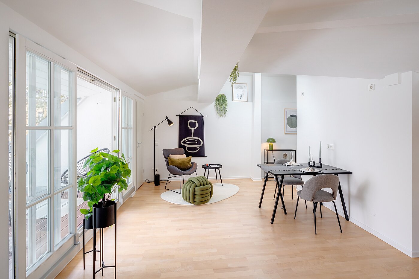 Dachgeschosswohnung mit 1 Zimmer | München-Sendling | 700402 | Heller Wohn-/Essbereich