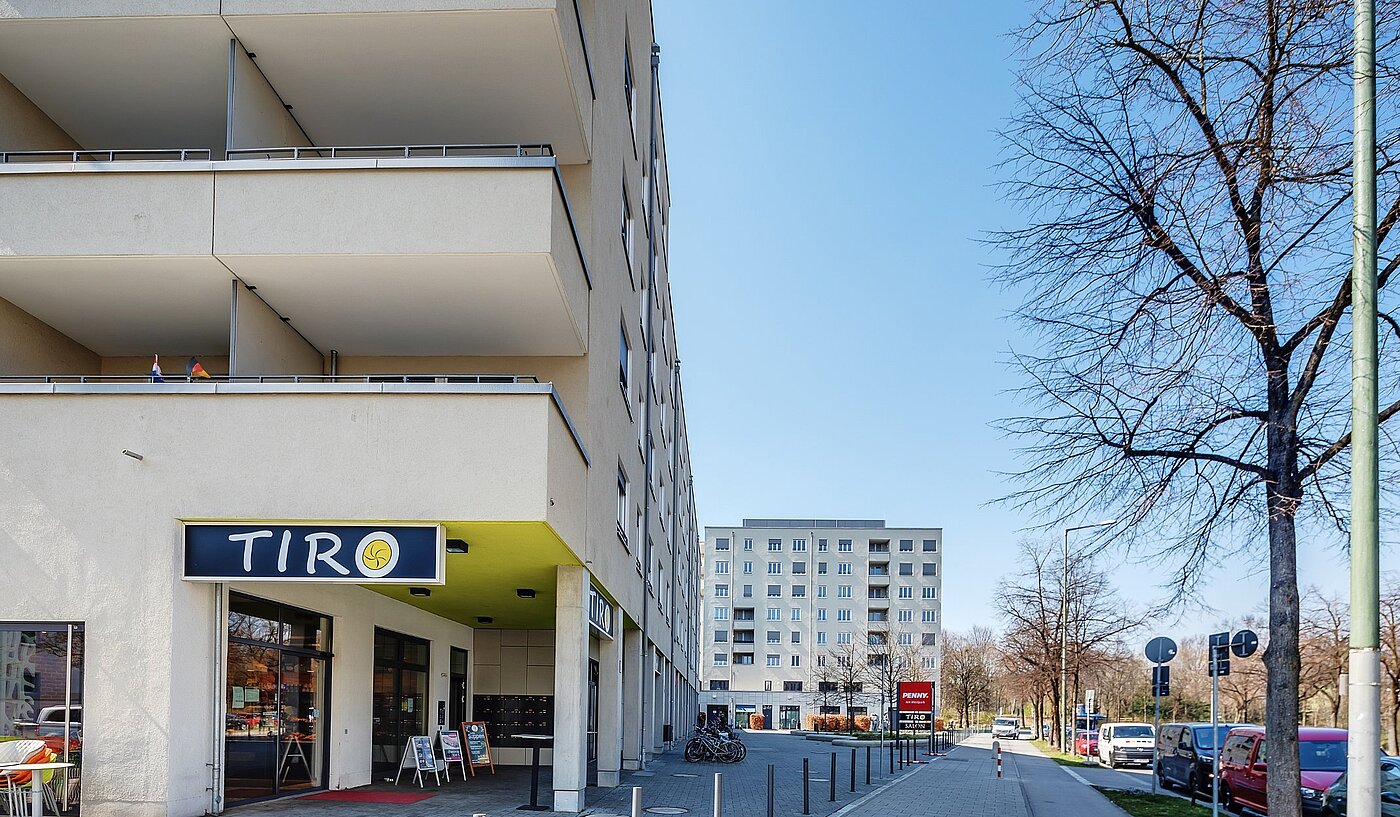 Etagenwohnung mit 2 Zimmern | München-Sendling-Westpark | 2003ML10 | Bäckerei vorort