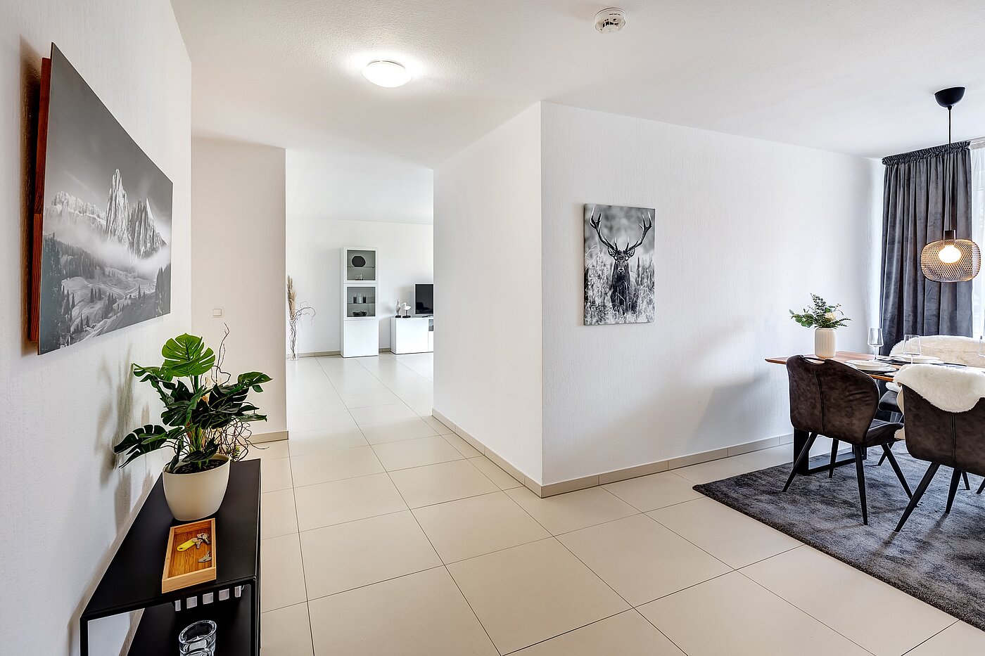 Etagenwohnung mit 3.5 Zimmern | 70284 | Blick ins Wohnzimmer