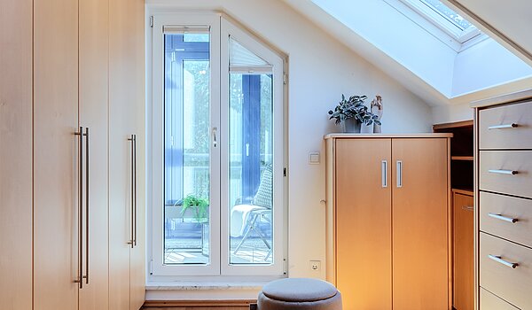 Dachgeschosswohnung mit 3 Zimmern | 70501 | Kinder- Gäste- oder...