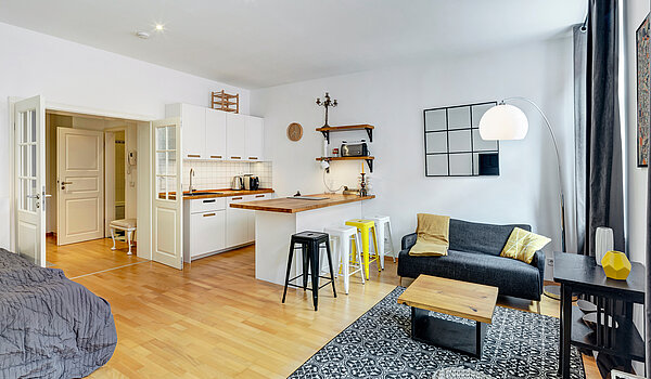 Etagenwohnung mit 1 Zimmer | München-Ludwigsvorstadt | 70388 | Wohn- und Schlafbereich