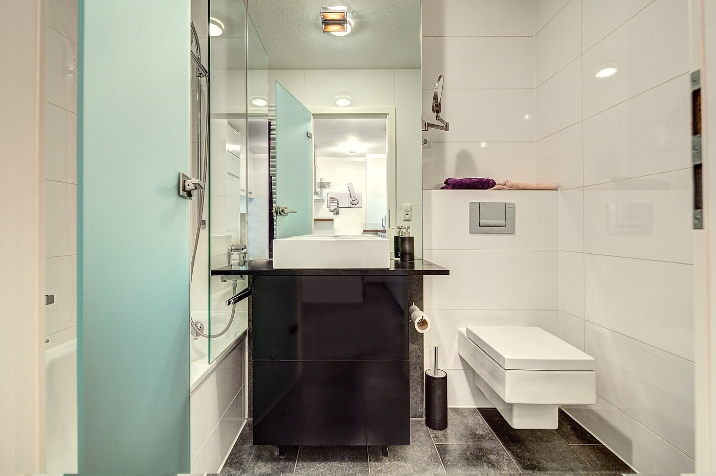 Etagenwohnung mit 1 Zimmer | München-Schwabing | 2207ML10 | Bad mit Badewanne