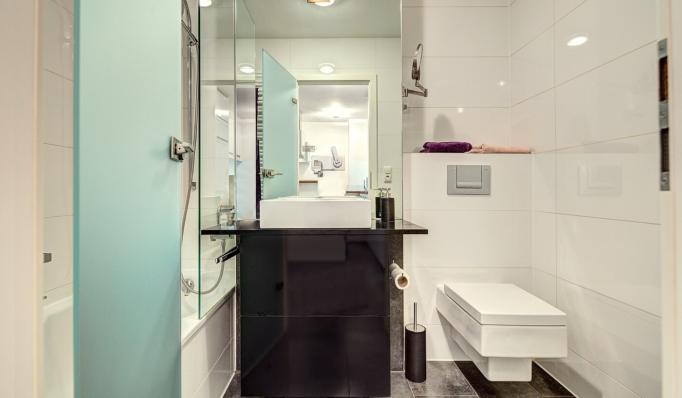 Etagenwohnung mit 1 Zimmer | München-Schwabing | 2207ML10 | Bad mit Badewanne