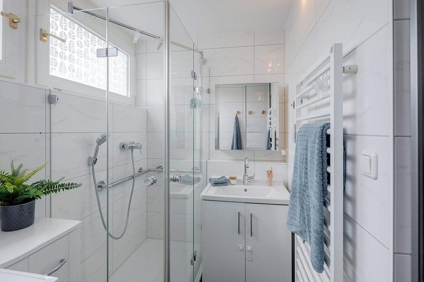 Etagenwohnung mit 3 Zimmern | München-Perlach | 2010ML5 | Bad mit begehbarer Dusche