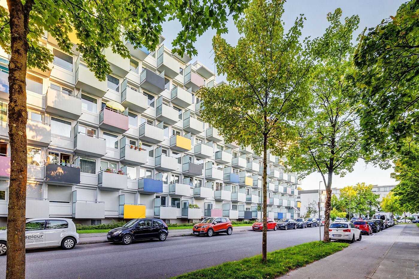 Etagenwohnung mit 1 Zimmer | München-Bogenhausen | 70264 | Ansicht von der Daphnestraße. aus