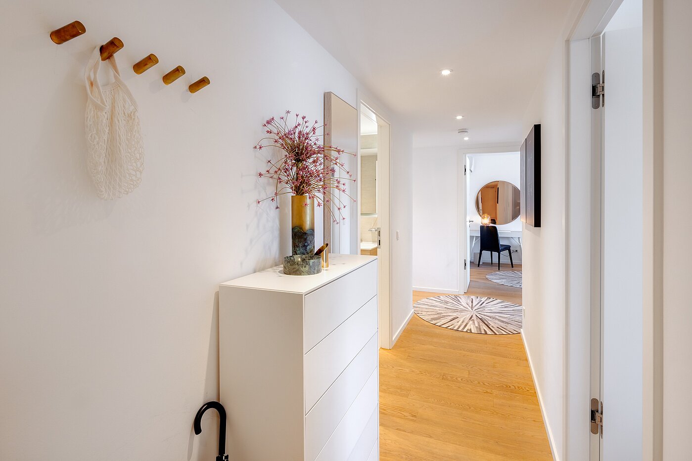 Etagenwohnung mit 4 Zimmern | München-Bogenhausen | 70380 | Flur vom Eingang kommend