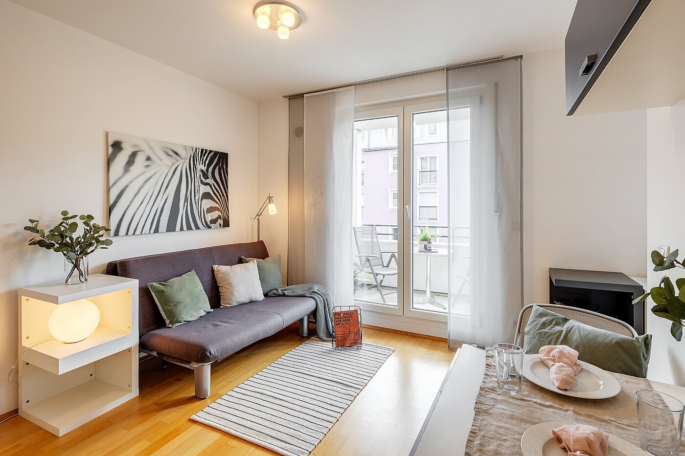 Etagenwohnung mit 1 Zimmer | München-Pasing | 2108ML2 | Wohnbereich mit kl. Gästebett