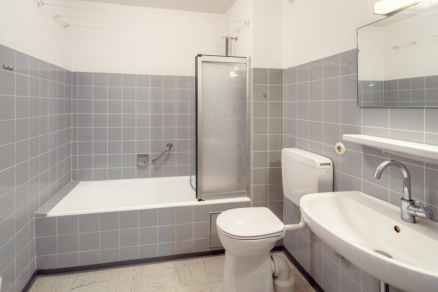 Etagenwohnung mit 4 Zimmern | München-Hadern | 2003ML2 | Bad mit Badewanne