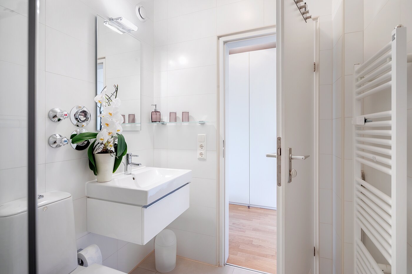Apartment mit 1 Zimmer | München-Solln | 70499 | Geschmackvolles Bad...