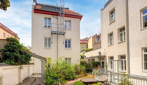 Dachgeschosswohnung mit 1 Zimmer | München-Sendling | 700402 | Ansicht Rückgebäude